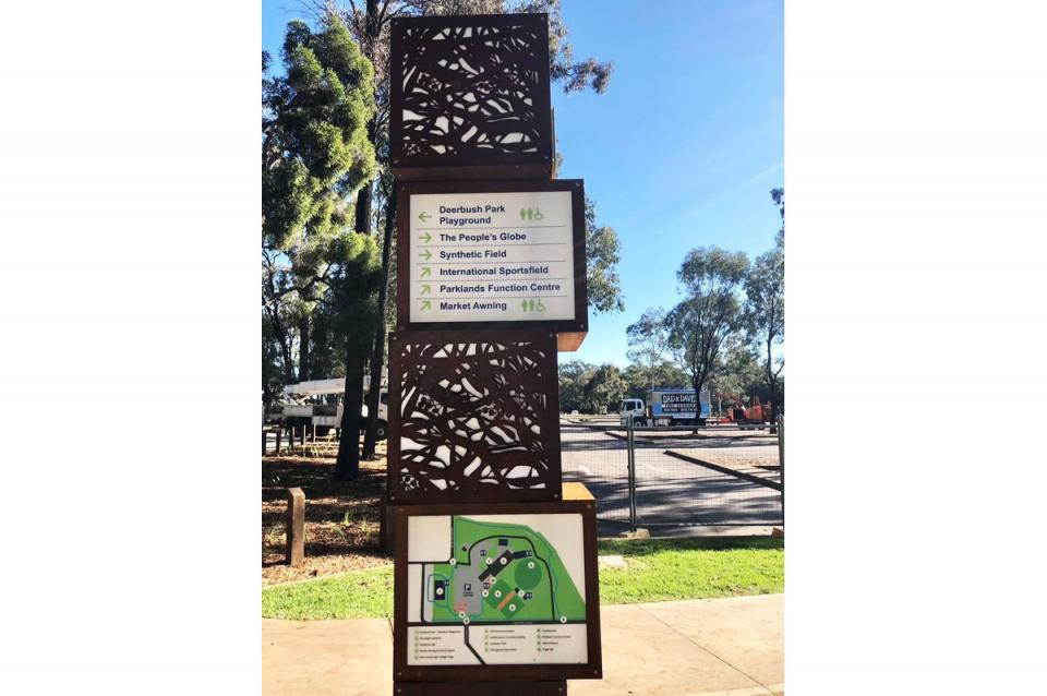 Deerbush Park Signage